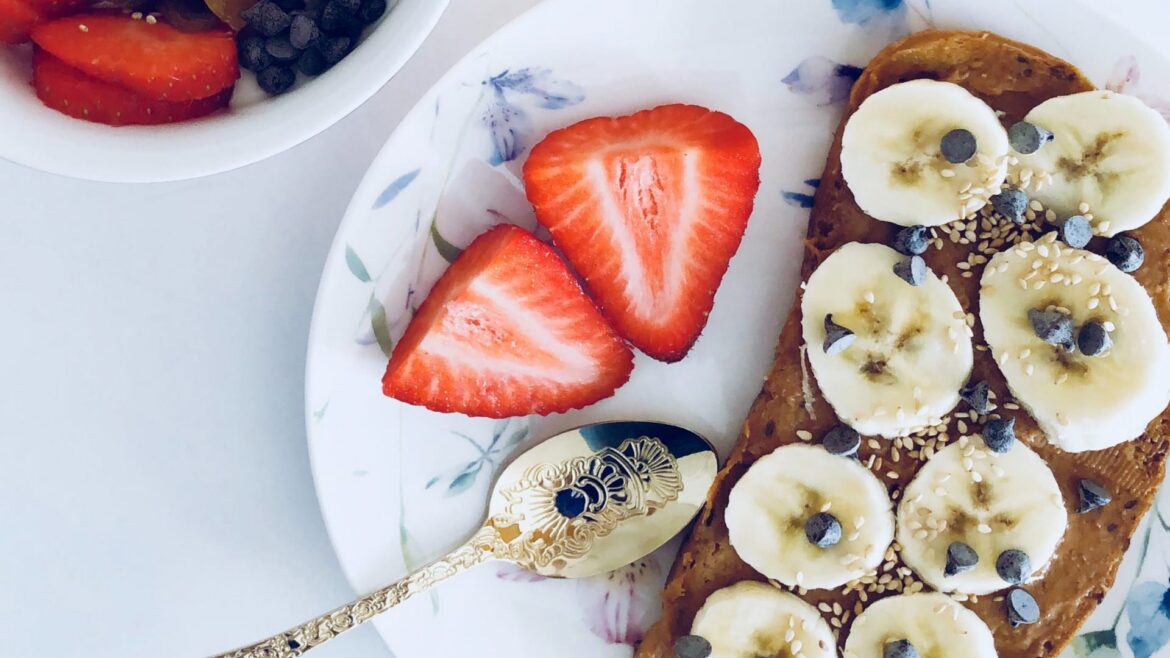 Stuffed Sweet Potato with Hummus Dressing